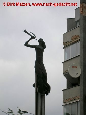 Kaunas, Statue in der Fugngerzone