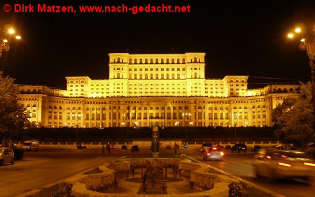 Bukarest, Parlaments-Palast als Nachtaufnahme (frher der Palast des Volkes)