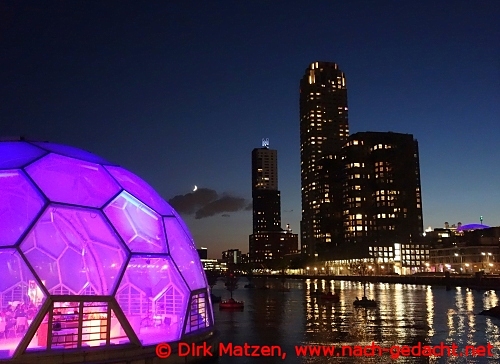 Rotterdam, Nachts am Wilhelmina-Pier