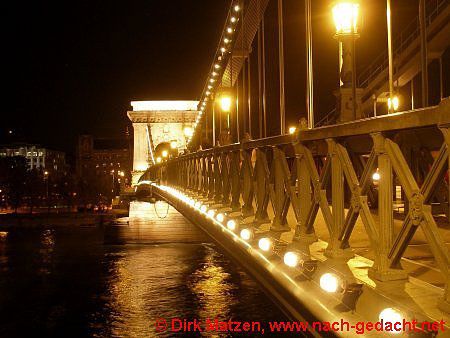 Budapest, Kettenbrckebei nacht